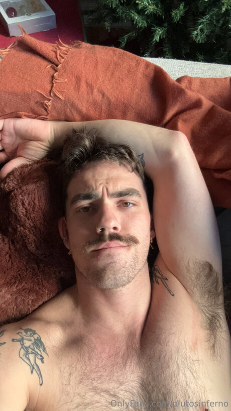 Plutosinferno OnlyFans-Fotos