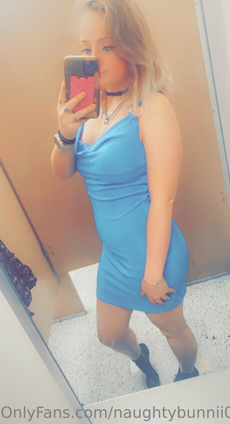 Naughtybunnii0 0 OnlyFans-Inhalte