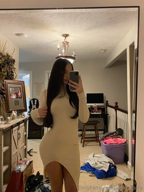 Abbystarrx OnlyFans Strip