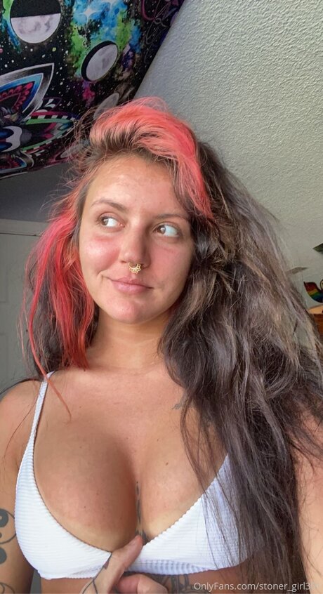 Stoner Girl301 OnlyFans Leaked