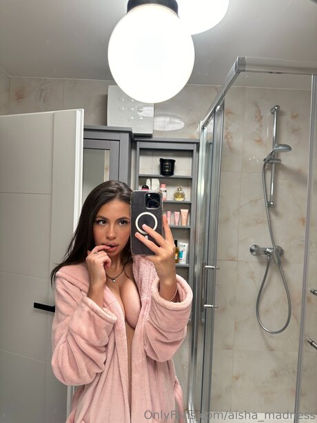 Aisha Madness OnlyFans Gratis-Inhalte