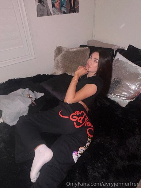 Avryjennerfree OnlyFans Fotos