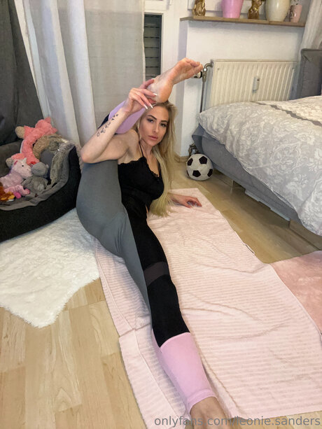 Leonie Sanders Leaked OnlyFans XXX