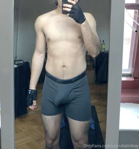 Uncutlatinboy OnlyFans explizite Inhalte