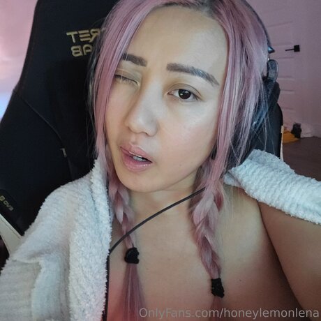 Honeylemonlena OnlyFans Porno