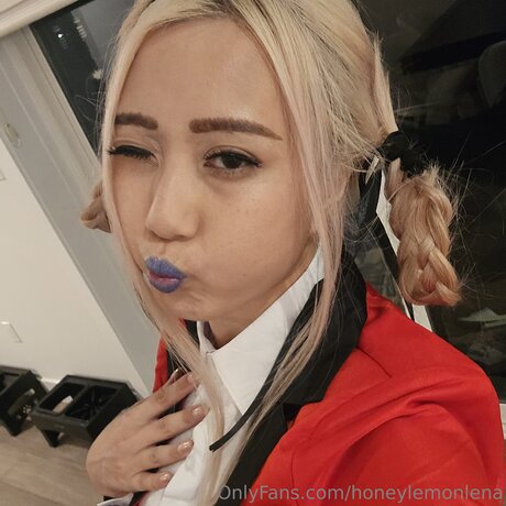 Honeylemonlena Nackt auf OnlyFans