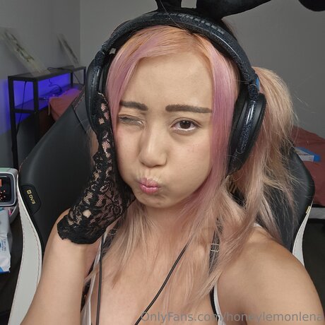 Honeylemonlena Nacktbilder OnlyFans Leaks