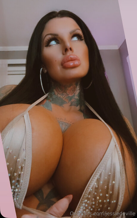 Jessiedeville OnlyFans Strip