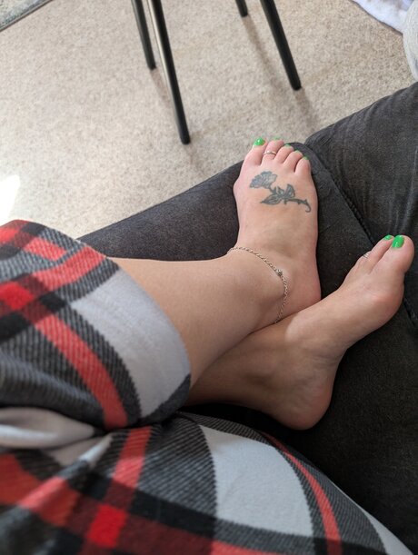 Barefoot Bunny B OnlyFans geleakte Pornografie