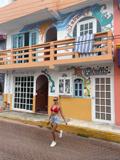 Lolacutty OnlyFans Model Fotos