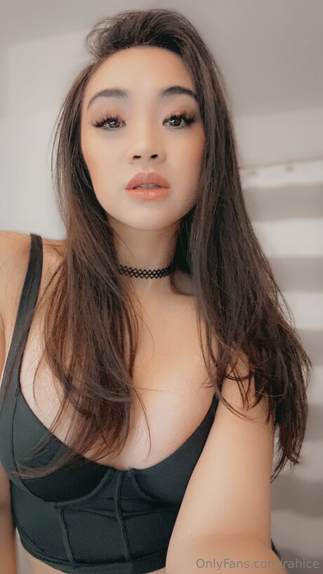 Rahice Nacktbilder von OnlyFans geleakt