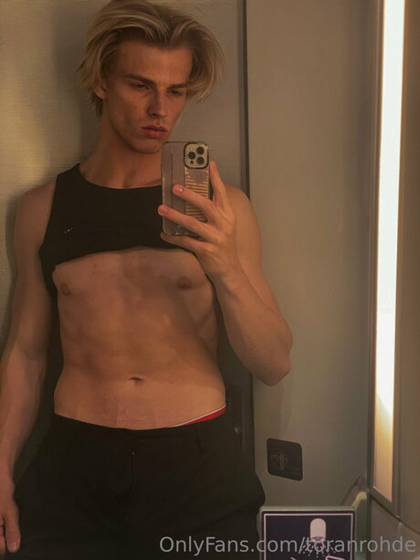 Toranrohdefree Sex auf OnlyFans