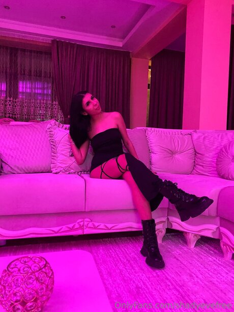 Shadyevefree Nackt auf OnlyFans
