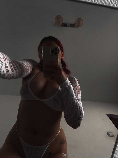 Pink Girlfree OnlyFans-Fotos