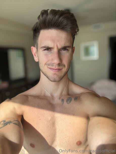 Zachsofficial OnlyFans Model Bilder