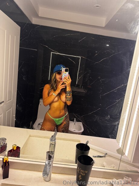 Ladiabla121212 OnlyFans-Fotos
