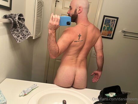 Danielteem Nackt auf OnlyFans