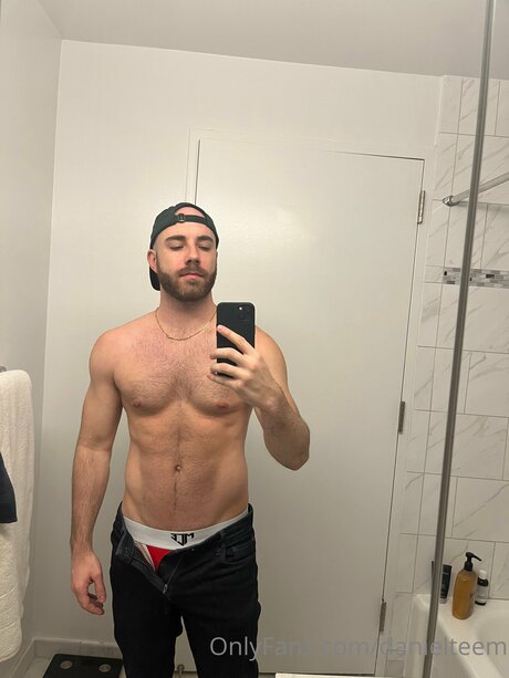 Danielteem Neue geleakte OnlyFans-Inhalte