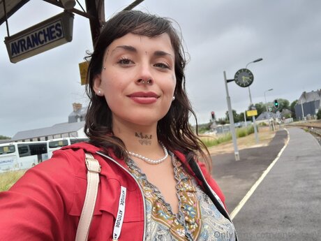 Anto Mey Oben ohne OnlyFans