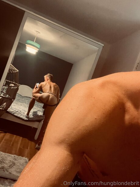 Hungblondebrit OnlyFans Star