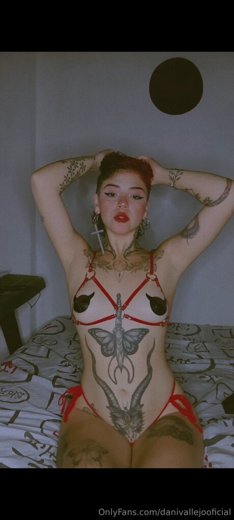 Danivallejooficial OnlyFans explizite Inhalte