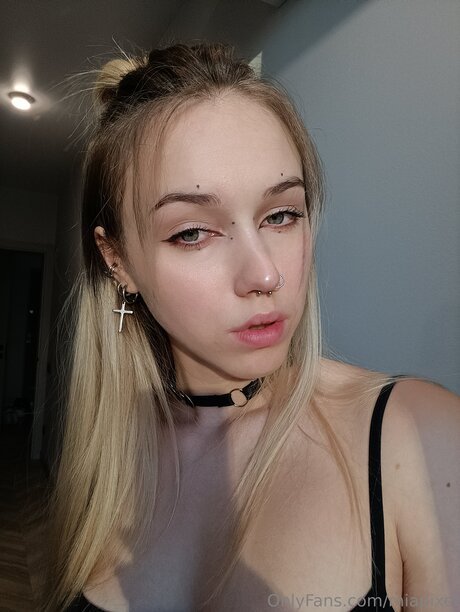 Miapixel Brüste OnlyFans