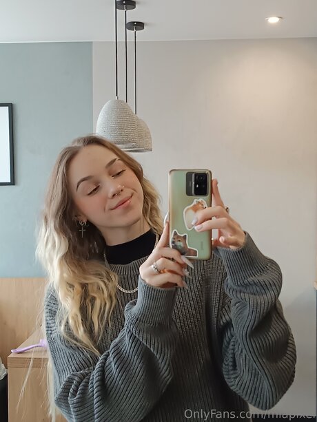 Miapixel OnlyFans-Model