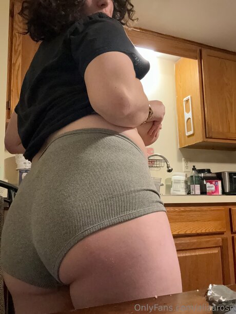 Alizarose OnlyFans-Leak