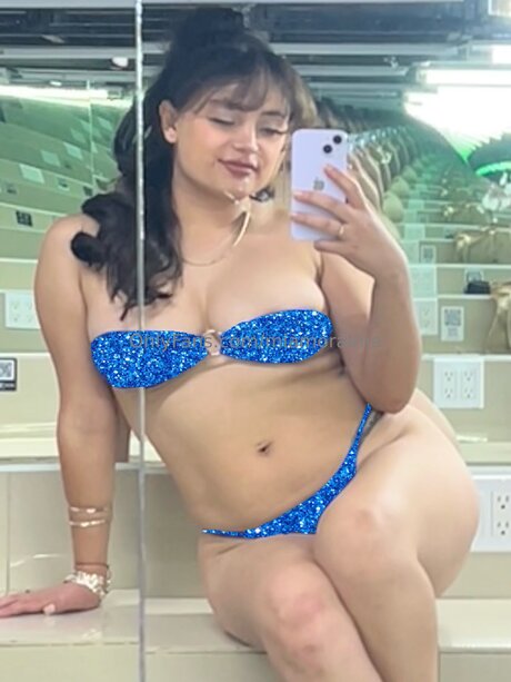 Miamoralma NurlyFans-Pornoleaks