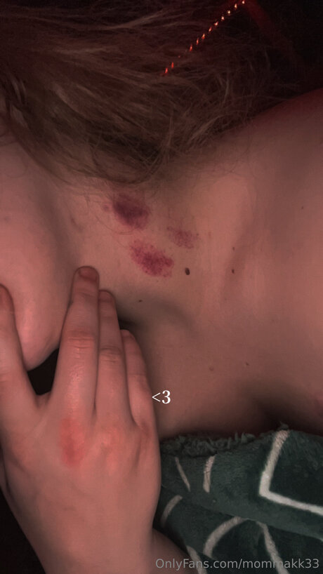 Mommakk33 OnlyFans Nacktbilder