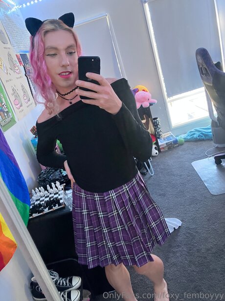 Foxy Femboyyy 