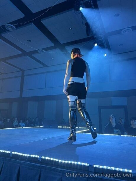 Faggotclown Nacktbilder auf OnlyFans