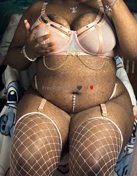 Freckledfantasy5 OnlyFans-Leak