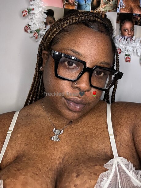 Freckledfantasy5 OnlyFans-Leaks