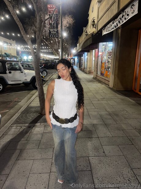 Karmababyy OnlyFans Strip