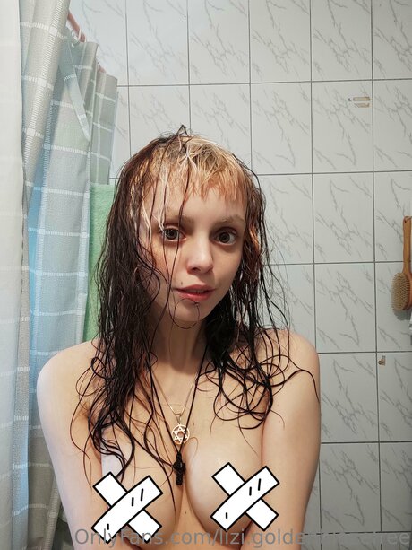 Lizi Goldenblazefree OnlyFans geleakte Bilder