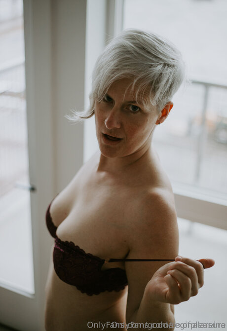 Reginalareina Nacktbilder geleakt OnlyFans Nacktporno