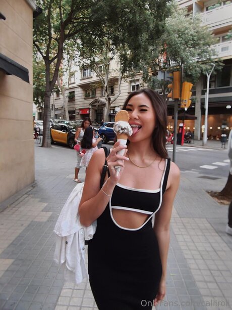 Caliiroll OnlyFans-Leaks