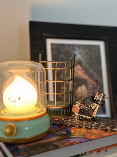 Louisakhovanski OnlyFans Leak