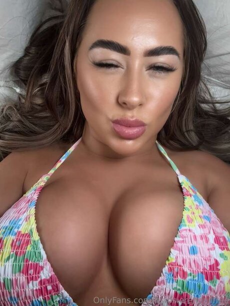 Itsrosierendallfree Nackt auf OnlyFans Leaks