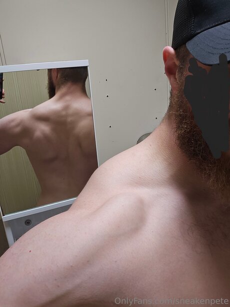 Sneakenpete Nacktbilder von OnlyFans