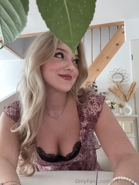 Vivien Esc Neue geleakte OnlyFans-Inhalte