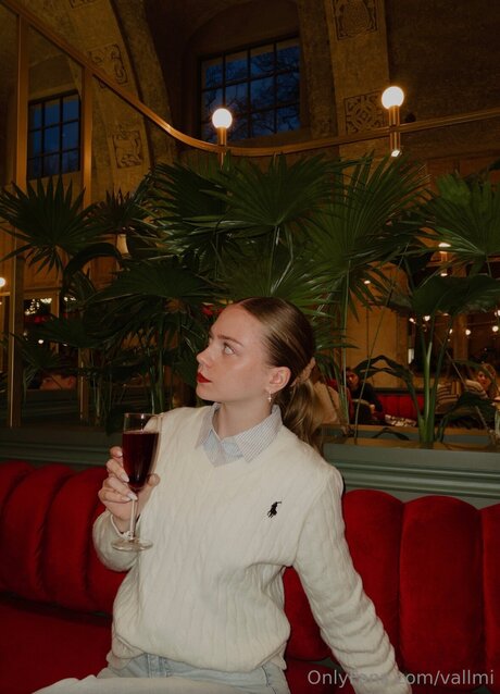 Vallmi OnlyFans geleakte Brüste