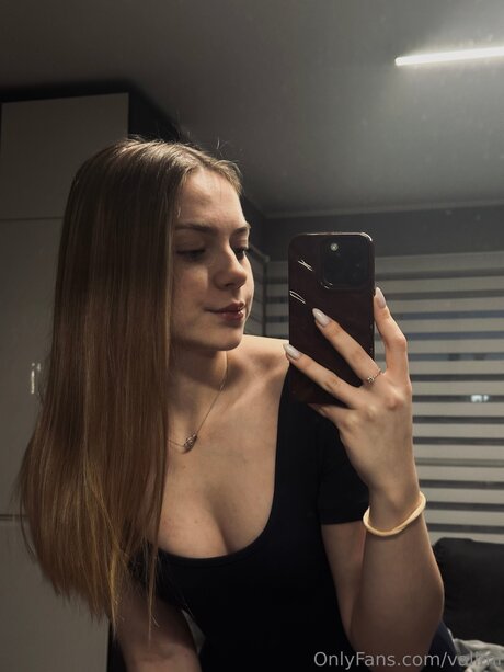 Vallmi Nacktbilder geleakt OnlyFans geleakt