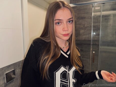 Vallmi OnlyFans Leaks Nacktbilder