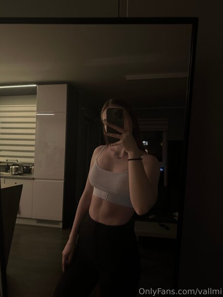 Vallmi Leak von OnlyFans-Inhalten