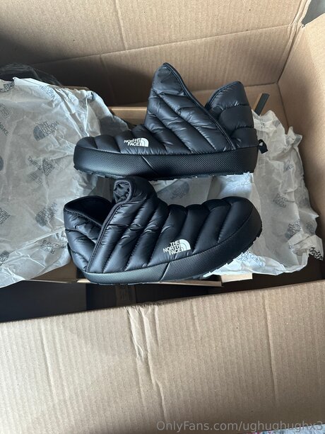 Ughughughx3 OnlyFans Nacktbilder geleakt