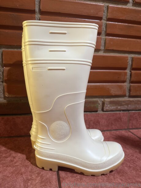 Reinatuyacamila OnlyFans Bilder