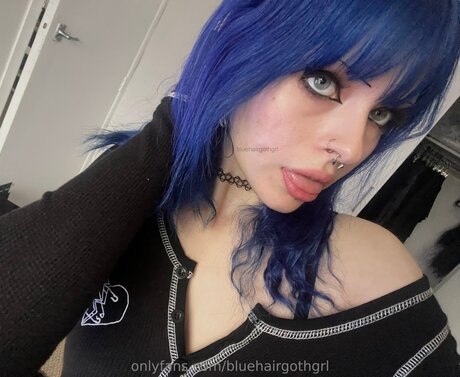 Bluehairgothgrl Nacktbilder von OnlyFans
