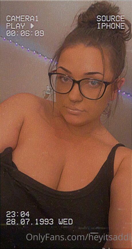 Heyitsaddi Profilbild